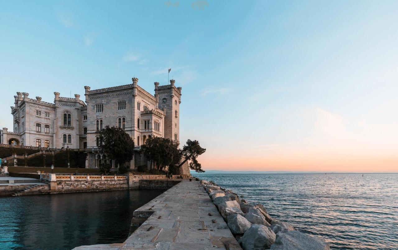 Unica Nel Cuore Storico Di Trieste Exterior foto